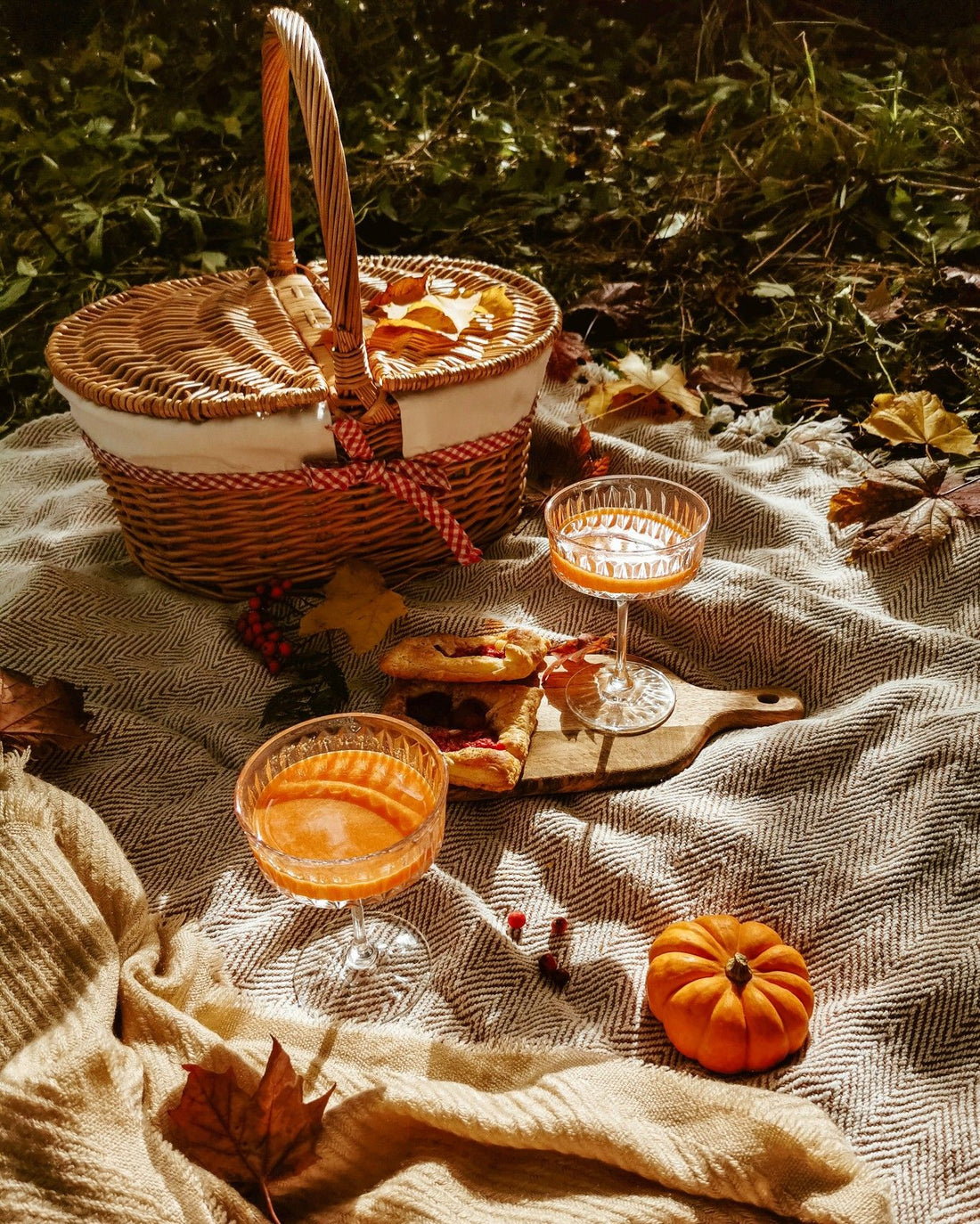 Cozy Up to Fall: Your Ultimate Self-Care Bucket List 🍂