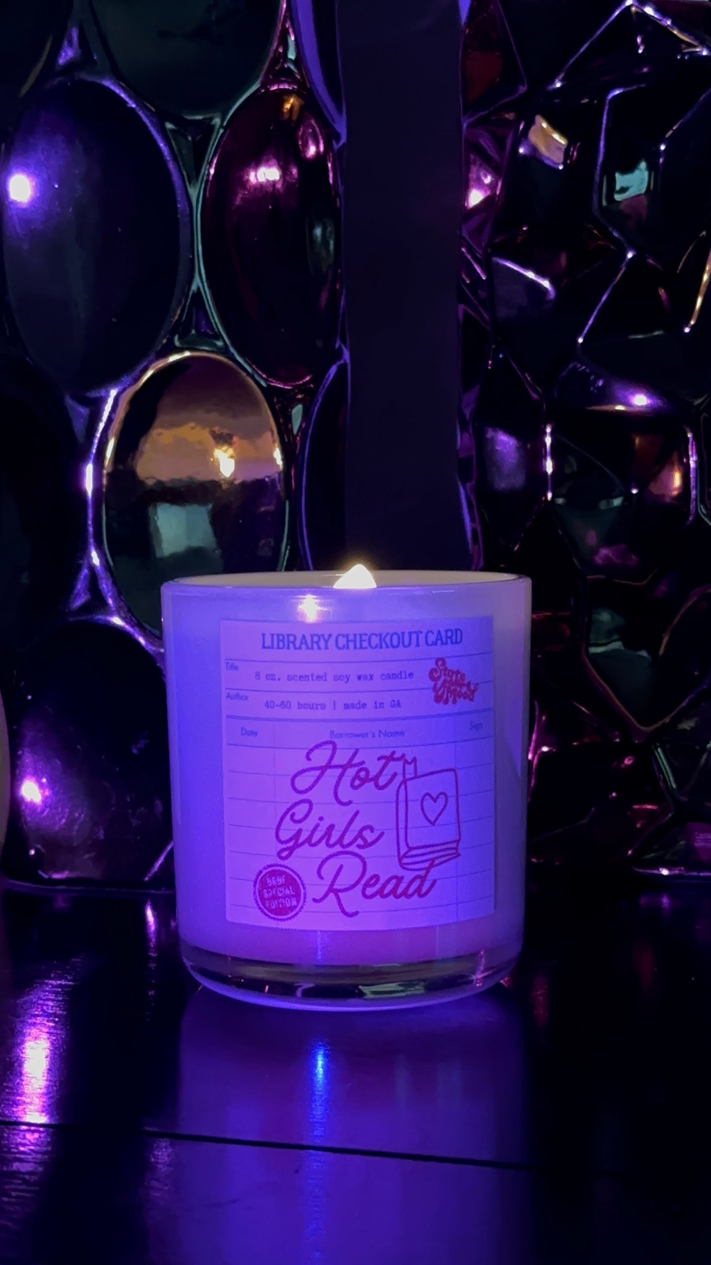 hot girls read books candle (preorder)